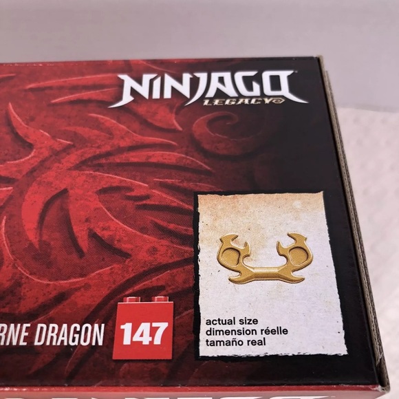 Lego Set #40490 Ninjago 10th Anniversary Brickheadz Golden Lloyd - Picture 4 of 7